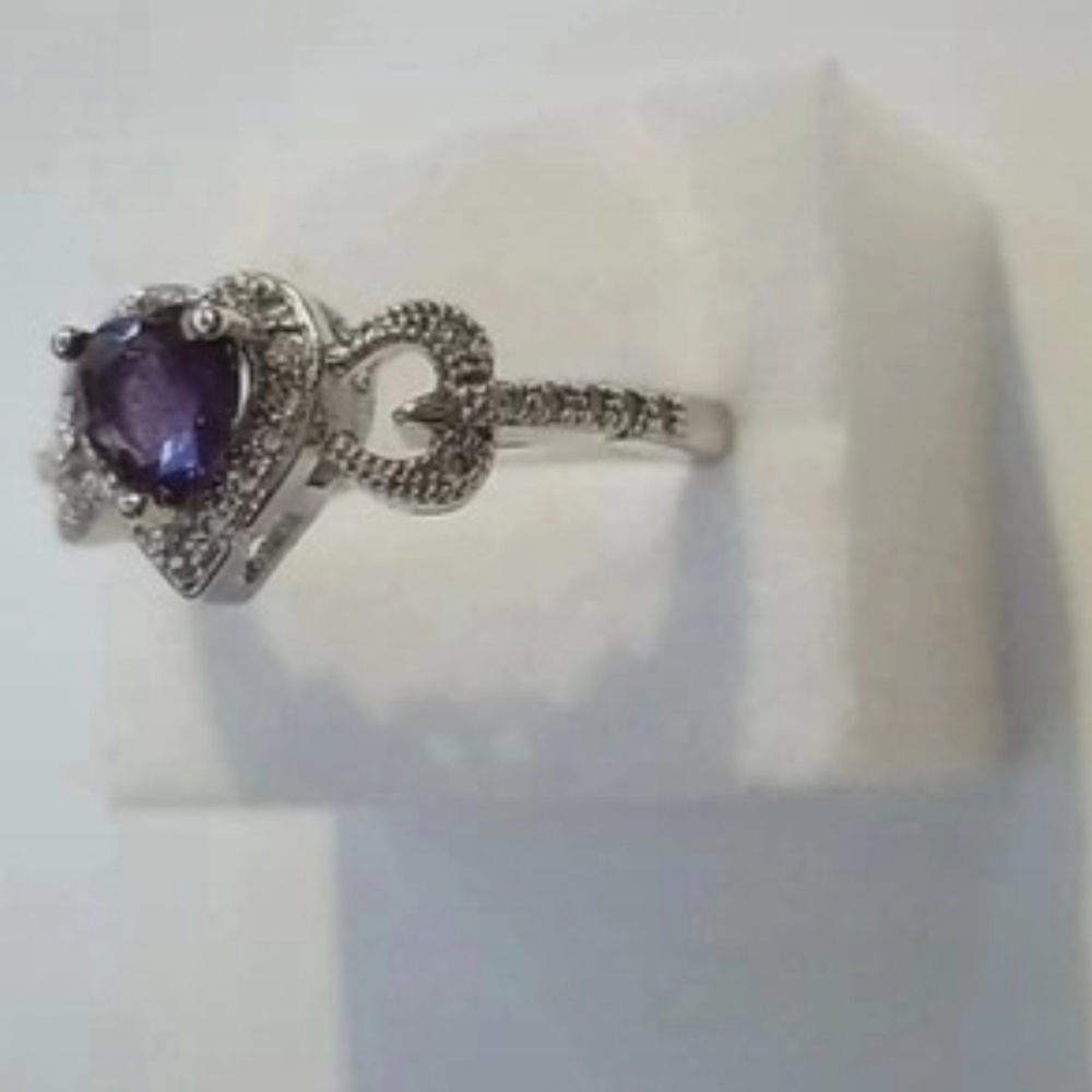 Beautiful ring - Picture 3 of 5